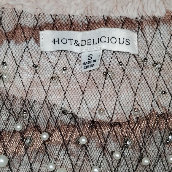 Mesh croptop with pearls - Picture 3 of 4